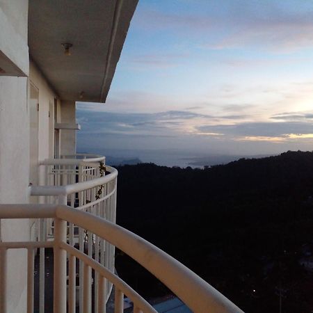 Condo With Free Swimming Pool & Viewing Deck Tagaytay City Room photo