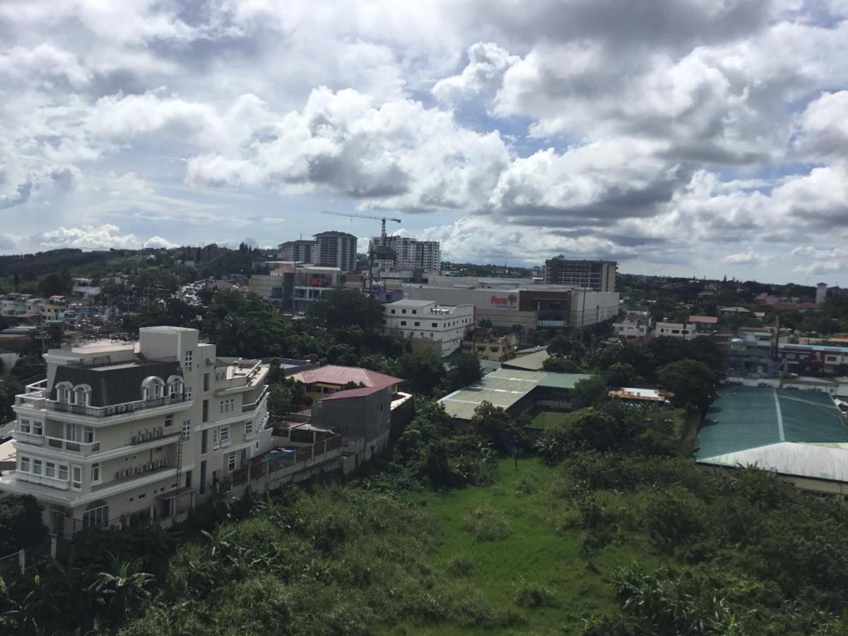 Condo With Free Swimming Pool & Viewing Deck Tagaytay City Exterior photo