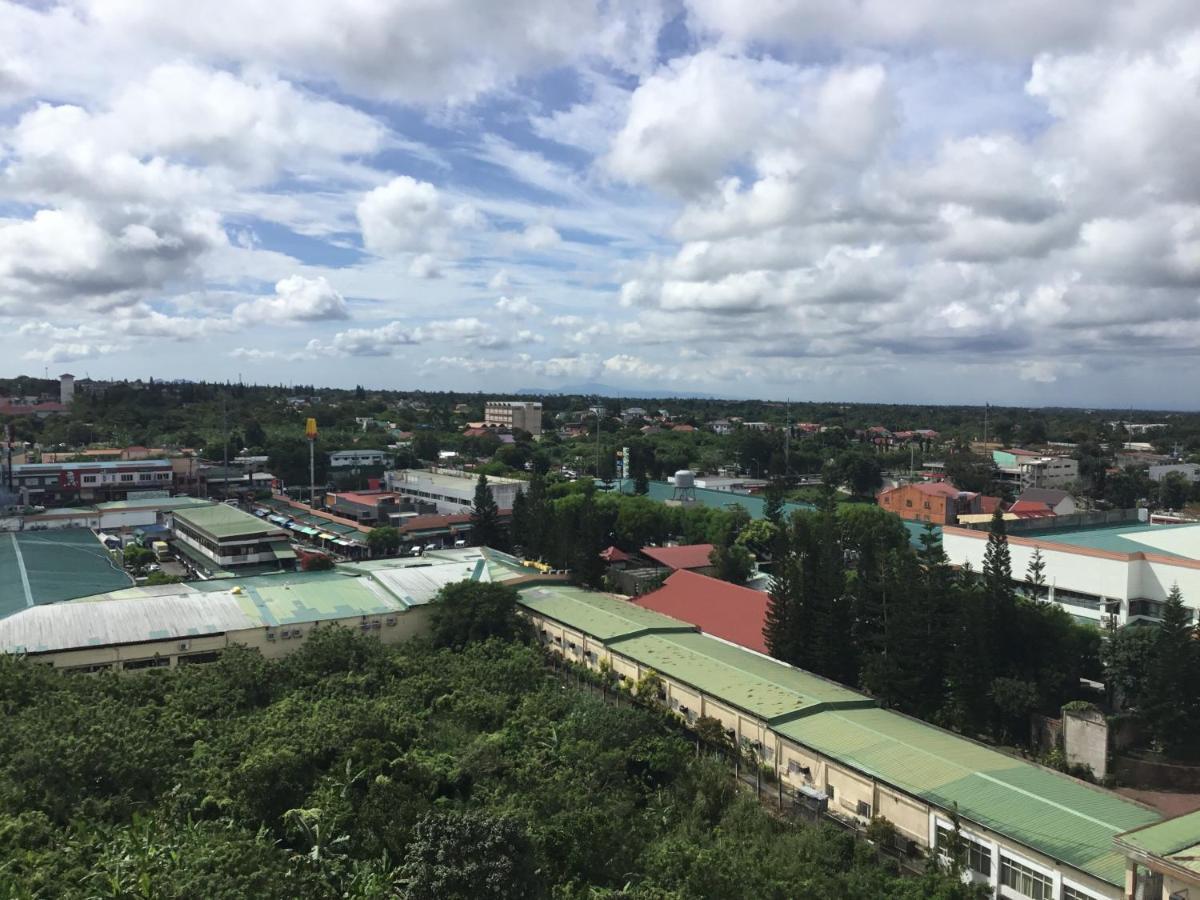 Condo With Free Swimming Pool & Viewing Deck Tagaytay City Exterior photo