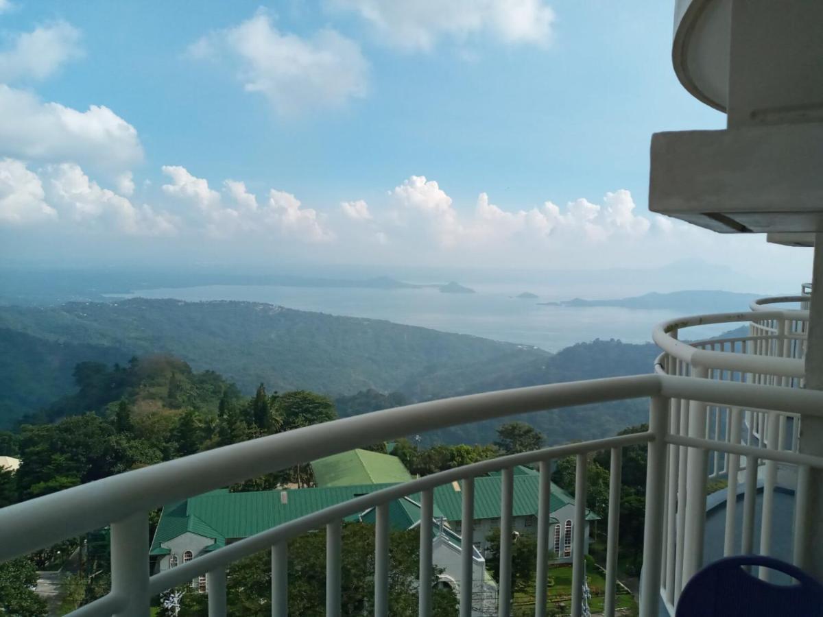 Condo With Free Swimming Pool & Viewing Deck Tagaytay City Exterior photo